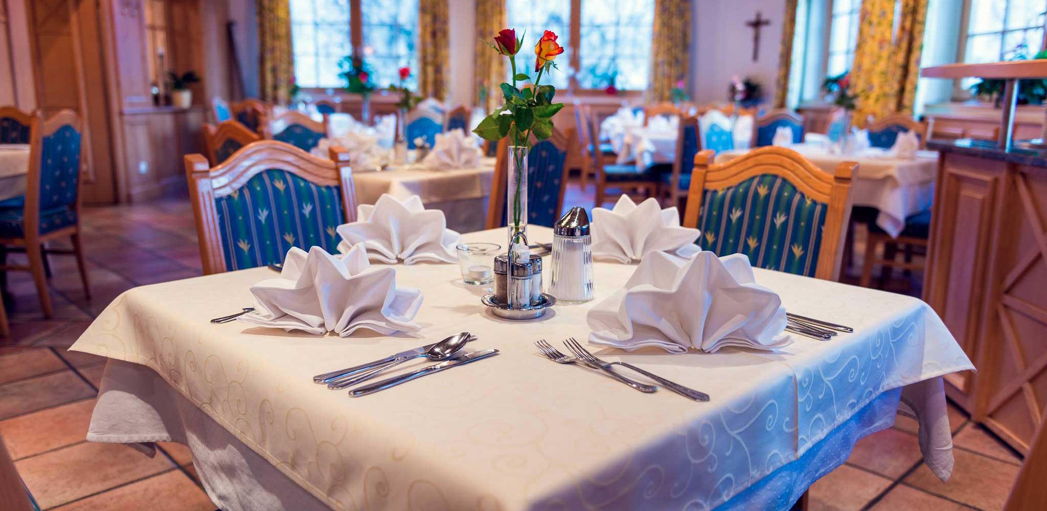 Festsaal perfekt für Hochzeiten, Taufen, etc.